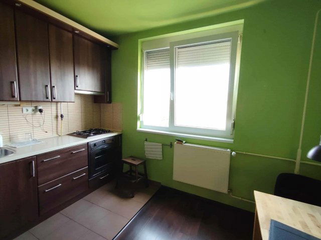 Eladó téglalakás, Székesfehérvárott, Deák Ferenc utcában