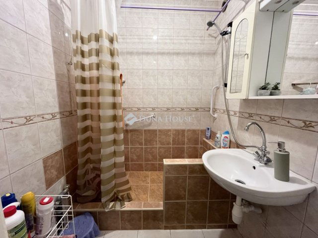 Eladó panellakás, Nyíregyházán, Semmelweis utcában 35.99 M Ft