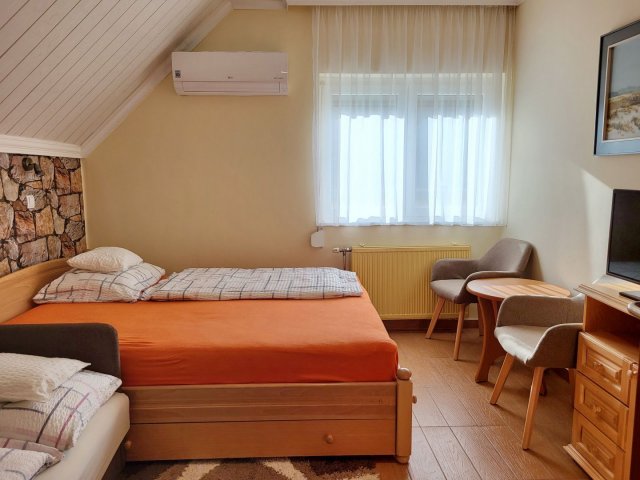 Kiadó családi ház, albérlet, Hajdúszoboszlón 2000 E Ft / hó