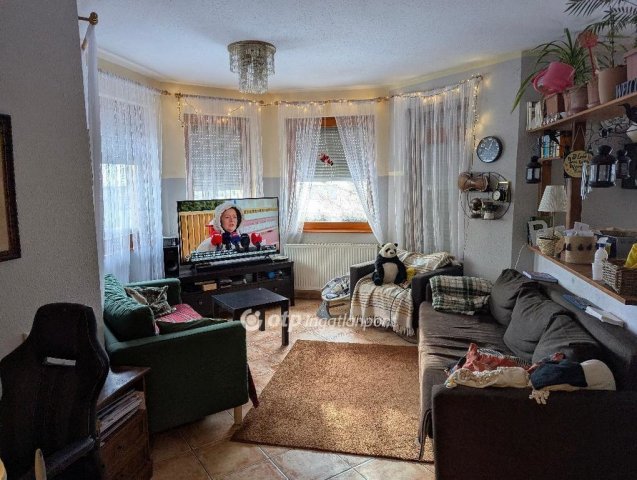 Eladó ikerház, Gödön 120 M Ft, 3+1 szobás