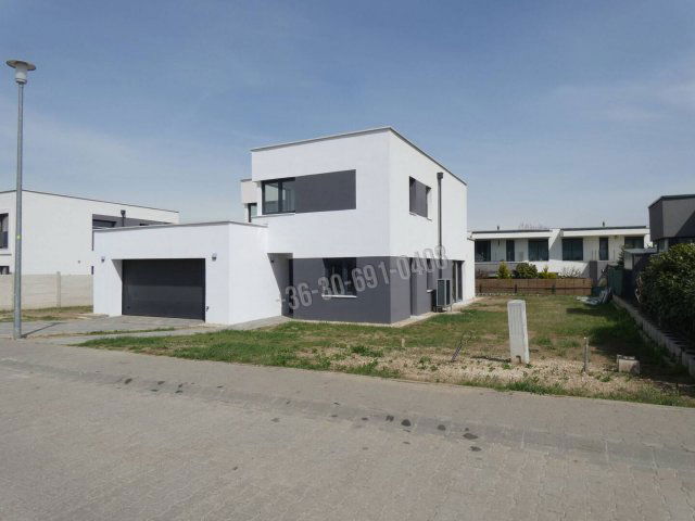 Eladó családi ház, Mogyoródon 199 M Ft, 5 szobás