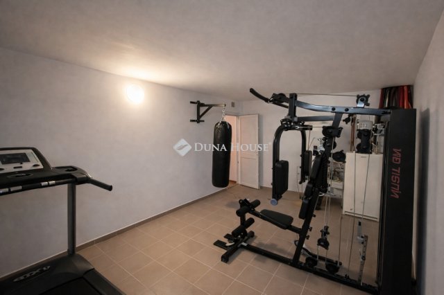 Eladó családi ház, Budapesten, IV. kerületben 295 M Ft, 5 szobás