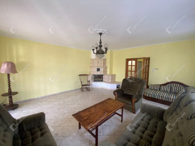 Eladó családi ház, Győrött 199 M Ft, 6 szobás