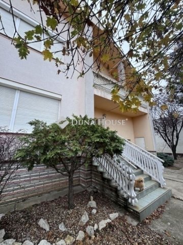 Eladó családi ház, Vecsésen 149.99 M Ft, 5 szobás