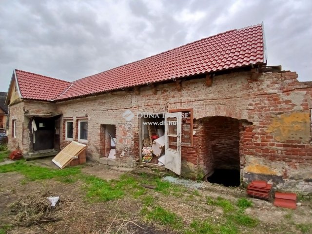 Eladó családi ház, Letenyén 9.5 M Ft, 2 szobás