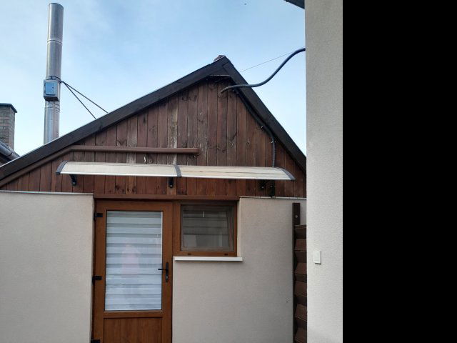 Kiadó iroda, Halásztelken, Kisgyár utcában 100 E Ft / hó