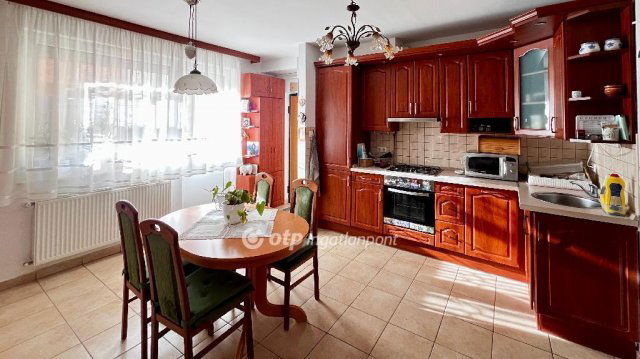 Eladó téglalakás, Szigetszentmiklóson 67.9 M Ft, 1+1 szobás