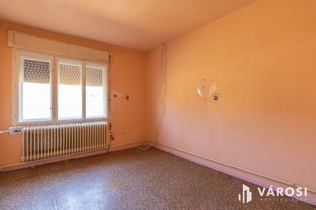 Eladó családi ház, Enyingen 28 M Ft, 4 szobás