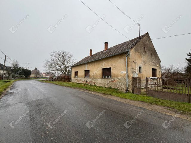 Eladó családi ház, Ortaházán 5.9 M Ft, 3 szobás