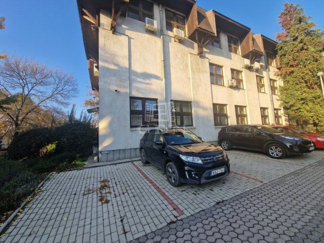 Kiadó iroda, Székesfehérvárott 740 E Ft / hó, 4 szobás