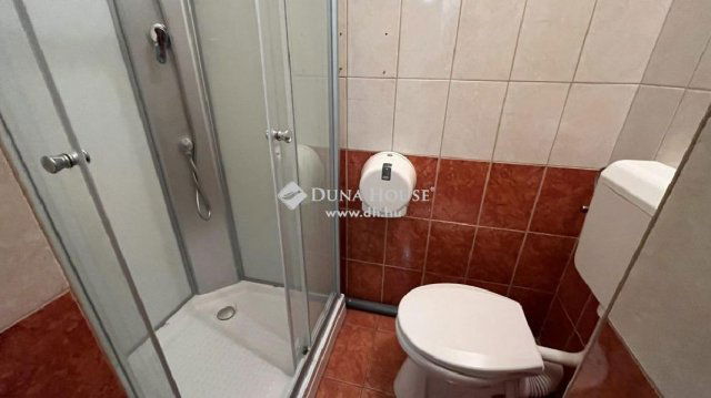 Eladó téglalakás, Szombathelyen 60 M Ft, 4 szobás