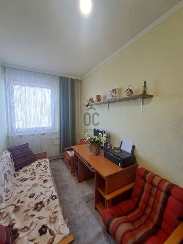 Eladó panellakás, Debrecenben 47.5 M Ft, 3 szobás