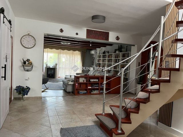 Eladó családi ház, Budapesten, XXI. kerületben 193 M Ft