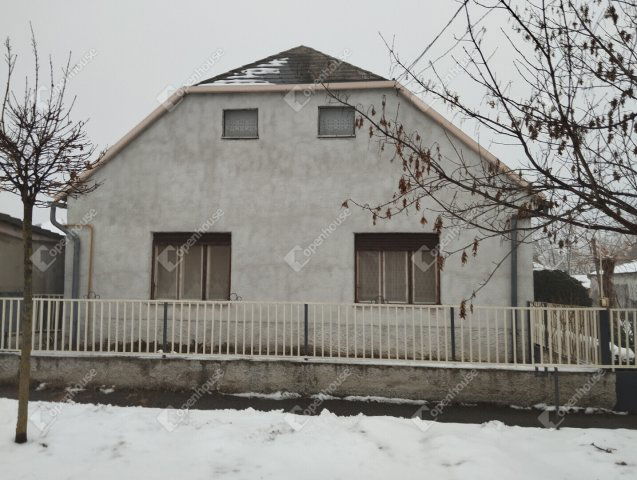 Eladó családi ház, Győrött 65 M Ft, 4 szobás