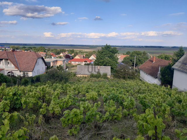 Eladó családi ház, Szekszárdon 18.99 M Ft, 1 szobás