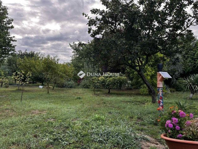 Eladó családi ház, Újiregen 30 M Ft, 4 szobás