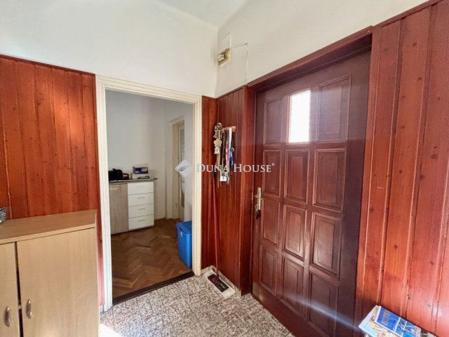 Eladó családi ház, Esztergomban, Besze János utcában 78.9 M Ft