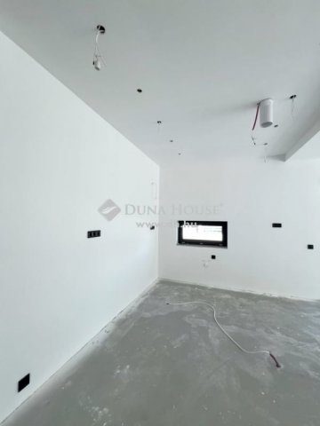 Eladó családi ház, Szigetszentmiklóson 149 M Ft, 4 szobás