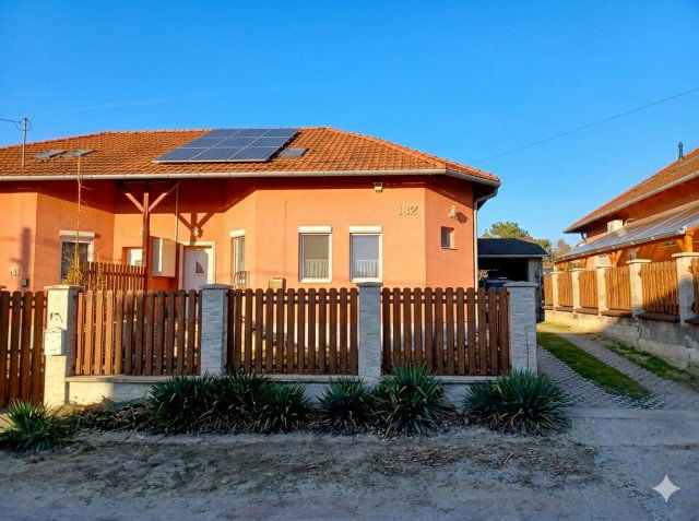 Eladó ikerház, Szigetszentmiklóson 94.9 M Ft, 4 szobás