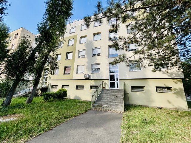 Eladó panellakás, Budaörsön 109 M Ft, 2+2 szobás