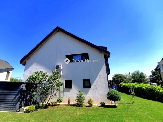 Eladó családi ház, Zsámbékon 165 M Ft, 5 szobás