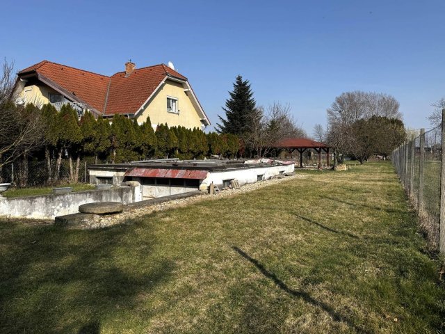 Eladó telek, Máriakálnokon 36 M Ft / költözzbe.hu