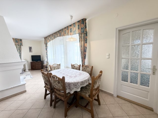 Eladó családi ház, Pécsett 115 M Ft, 3 szobás