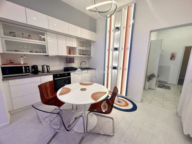 Eladó téglalakás, Budapesten, VII. kerületben 105 M Ft, 2 szobás