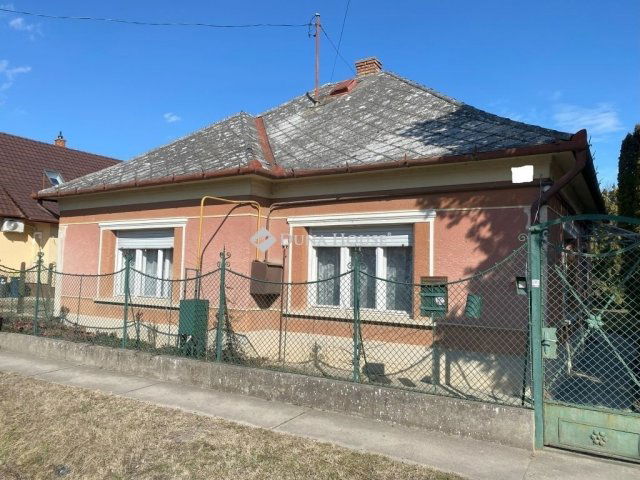 Eladó családi ház, Gyömrőn 50.99 M Ft, 5 szobás