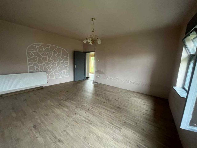 Eladó családi ház, Iváncon 20.6 M Ft, 2 szobás