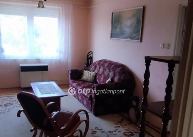 Eladó téglalakás, Kisvárdán 33.5 M Ft, 2+1 szobás