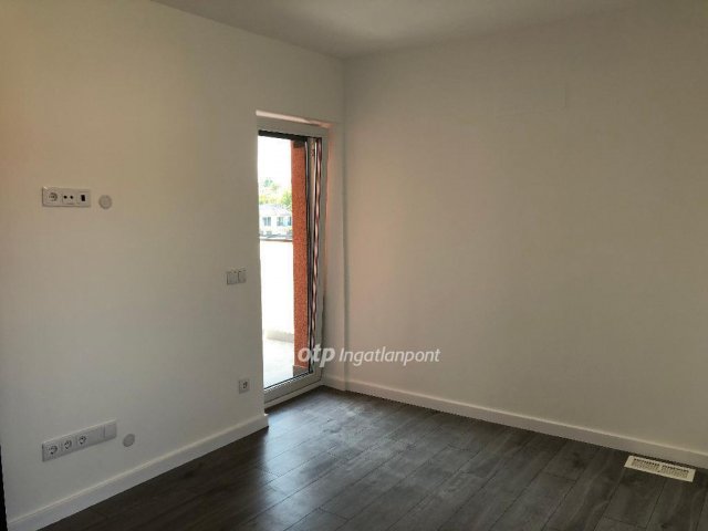 Eladó ikerház, Ürömön 229 M Ft, 5 szobás