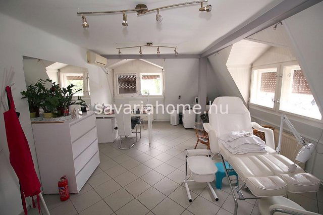 Eladó üzlethelyiség, Sárváron 35.9 M Ft, 2 szobás