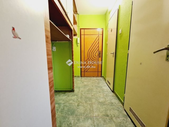Eladó panellakás, Békésen 12.9 M Ft, 2 szobás