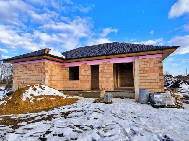 Eladó családi ház, Töltéstaván 98 M Ft, 5 szobás