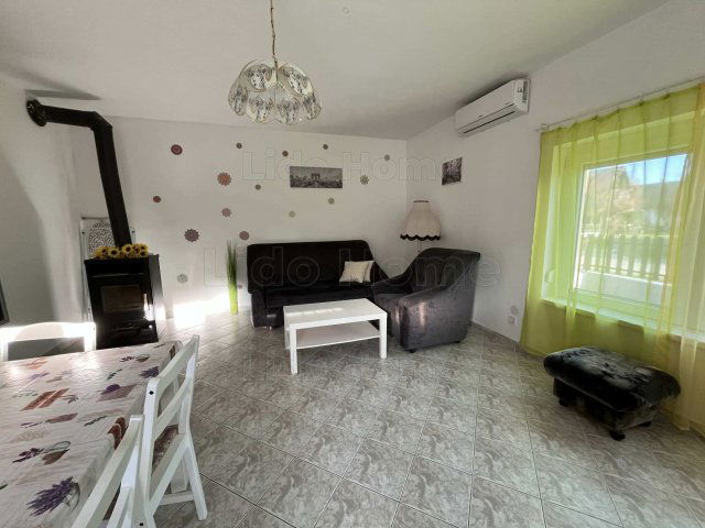 Eladó nyaraló, Balatonbogláron 85 M Ft, 4 szobás