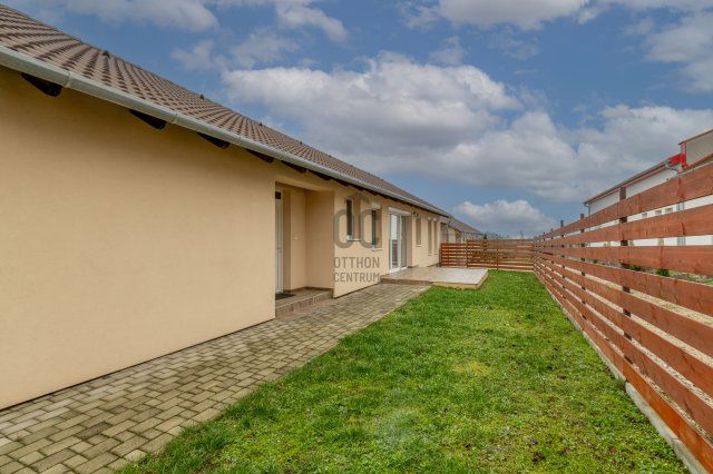 Eladó családi ház, Úrhidán 89 M Ft, 4 szobás