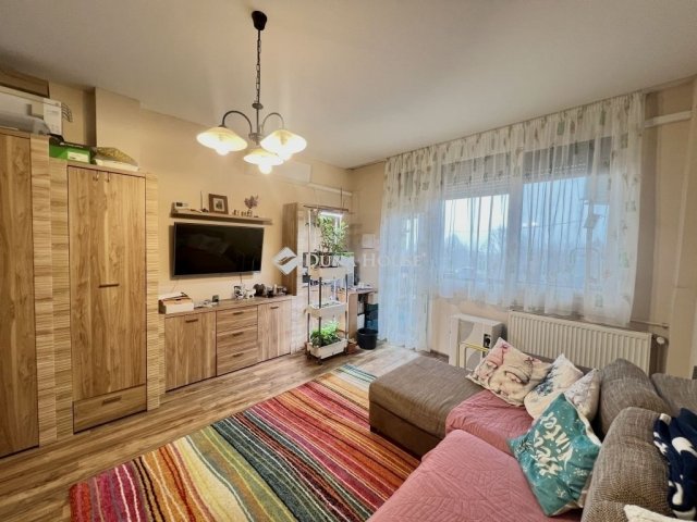 Eladó téglalakás, Veszprémben 65.99 M Ft, 3 szobás