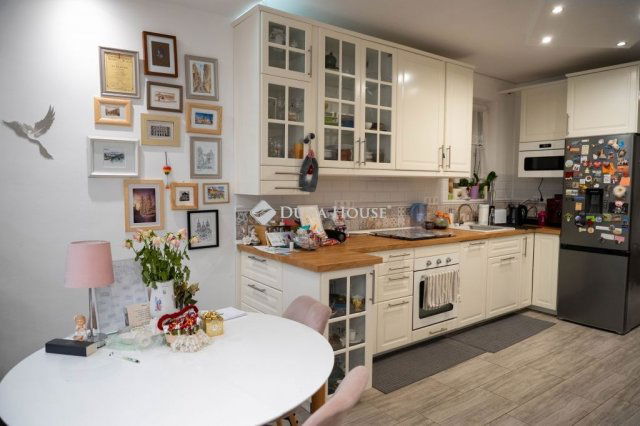 Eladó sorház, Vecsésen 144.9 M Ft, 5 szobás