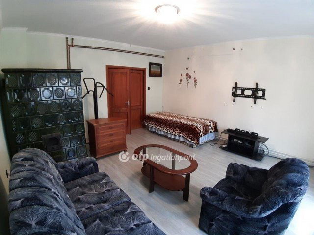 Eladó családi ház, Balatonendréden 136 M Ft, 6 szobás