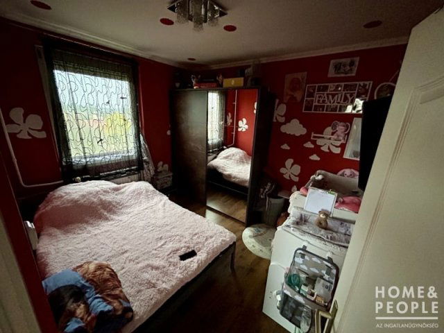 Eladó téglalakás, Szegeden 67.9 M Ft, 3 szobás