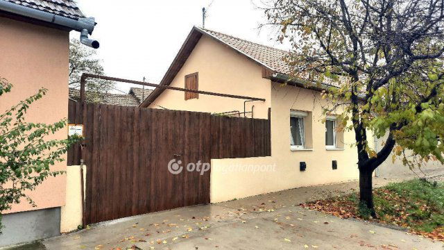Eladó családi ház, Kiskunfélegyházán 25.9 M Ft, 1+1 szobás