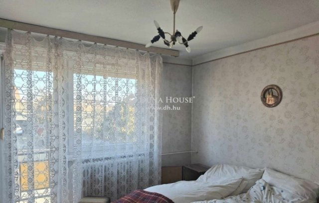 Eladó családi ház, Dunaharasztin 110 M Ft, 6 szobás