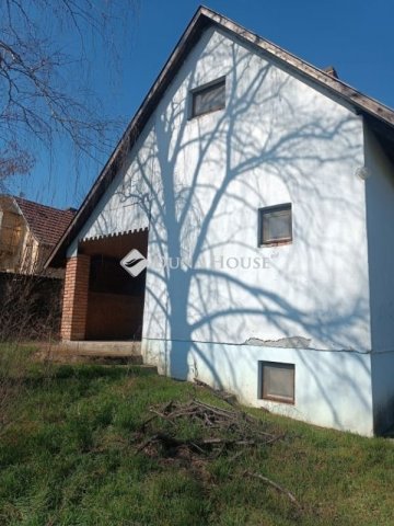 Eladó családi ház, Szegeden 54.99 M Ft, 2 szobás