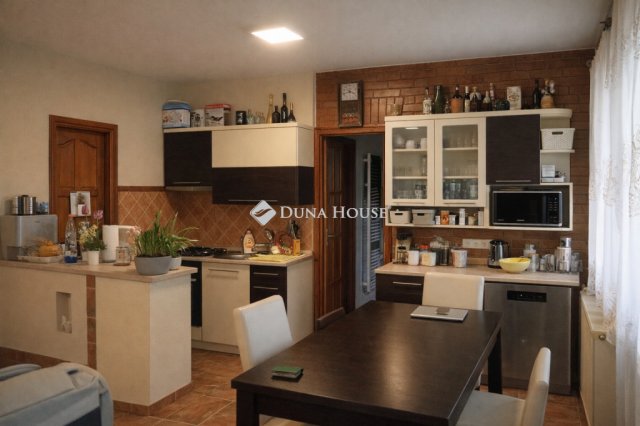 Eladó családi ház, Szarvason 105 M Ft, 4 szobás