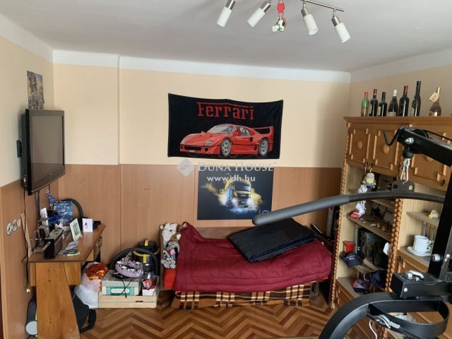 Eladó téglalakás, Tatabányán 27.5 M Ft, 2 szobás