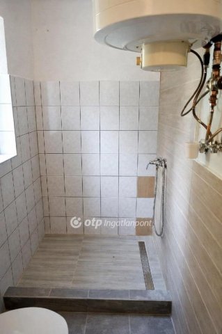 Eladó családi ház, Nemesszentandráson 18.9 M Ft, 2 szobás