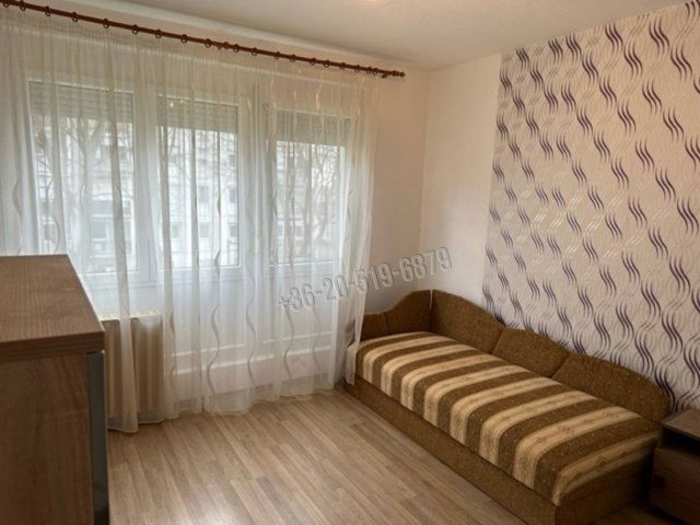 Eladó panellakás, Pakson 41.99 M Ft, 2 szobás