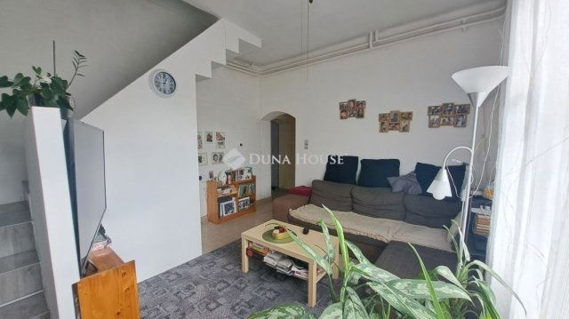 Eladó családi ház, Vecsésen 82.9 M Ft, 4 szobás