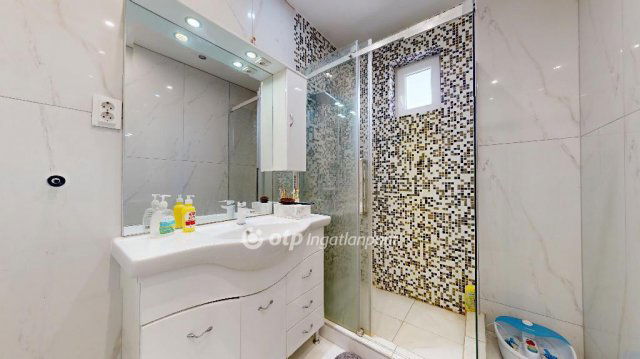 Eladó családi ház, Encsen 62.5 M Ft, 7 szobás